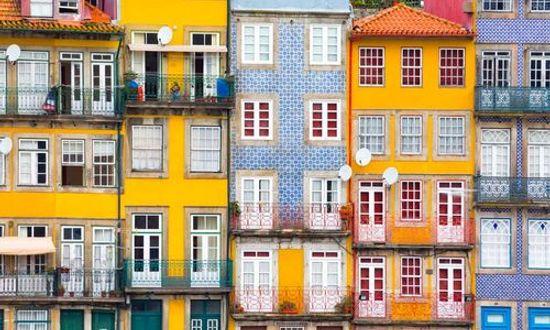 Main image, houses in Porto.jpg